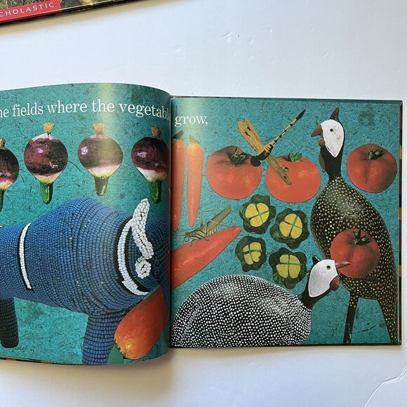 Set Of 2 Childrens Story Books Hardcover I Spy Treasure Hunt and Market Day - Picture 3 of 12